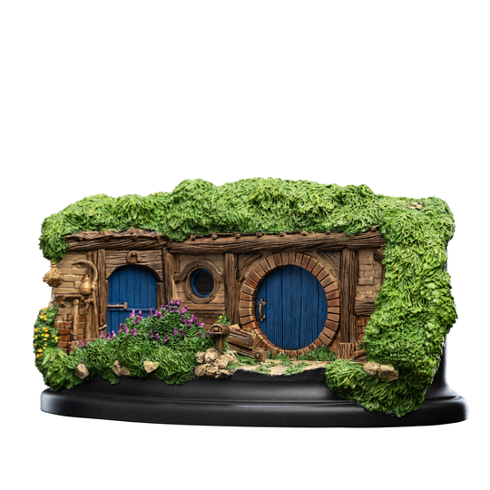 The Hobbit Trilogy - Hobbit Hole 33 Lakeside Environment